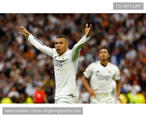 姆巴佩禁区外远射擦网而过,法国攻势不减 姆巴佩禁区外远射擦网而过,法国攻势不减