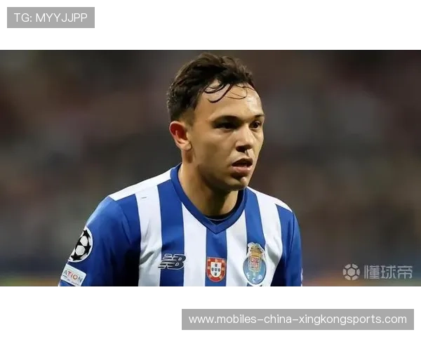 波尔图佩佩压上连线创造机会前锋门前补射入网：战术诗与商业机遇