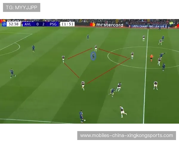 罗德里铲断发起快速反击 罗德里铲断发起快速反击