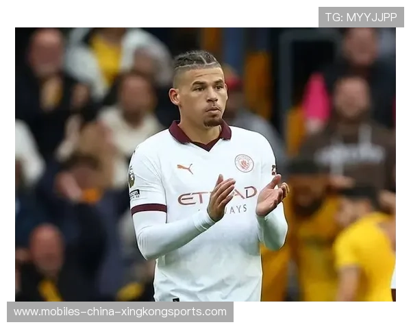 曼城卡尔文菲利普斯远射贴地穿门激动拥抱队友 曼城卡尔文菲利普斯远射贴地穿门激动拥抱队友